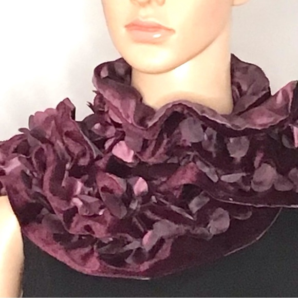 Beautiful Burgundy Women’s Scarf with Cute Details that looks like Tiny Flowers - Picture 5 of 5